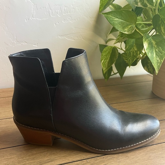 Cole Haan Abott Women’s Size 10 Black Leather Comfortable Chic Versatile Booties - Picture 5 of 16